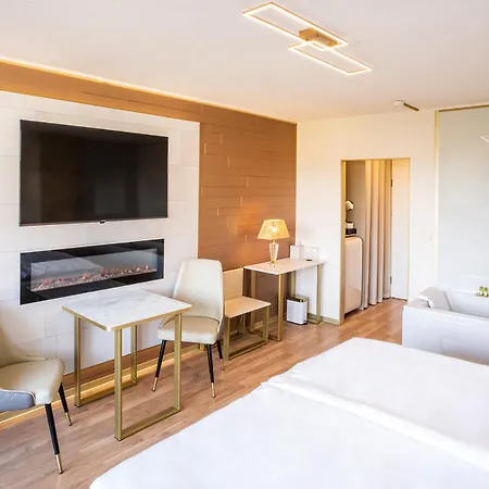 Luxury Apartment *